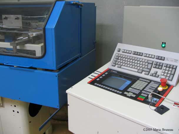 Maugein accordion machine Maugein accordion maker in France use setting down machines like IKEA.