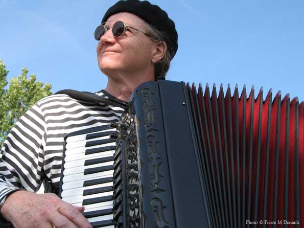 Musette accordionist Mario Bruneau at La Fête des Vendanges in Magog