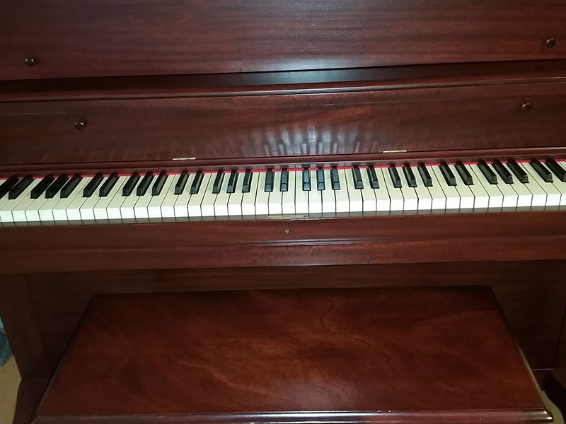 clavier du piano L.E.N. Pratte