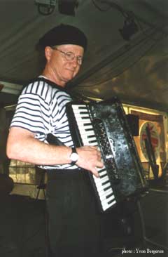 Accordionist Mario Bruneau in Verdun